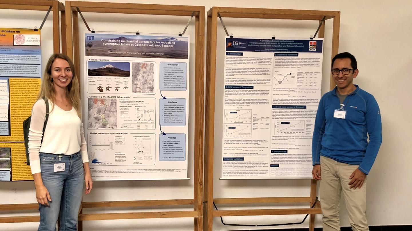 Poster presentation during the conference "Early warning systems for debris flows" in Bolzano, Italy (image rights: TUM)